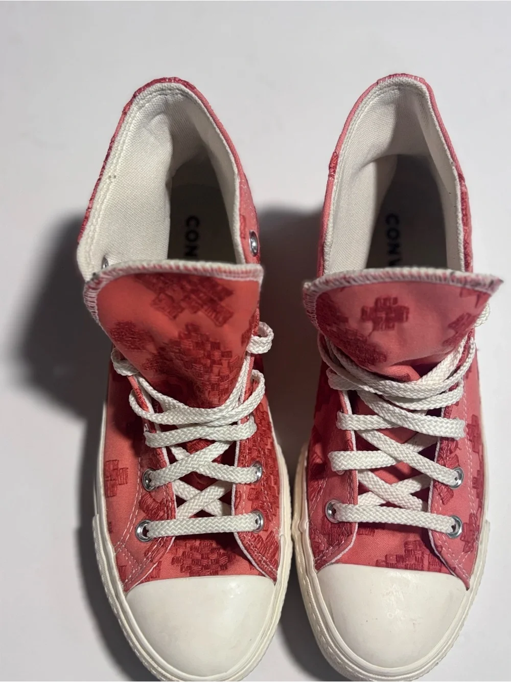 Converse Platform High Tops 8.5 | Coral Embroidered Boho Fall Festival Sneakers